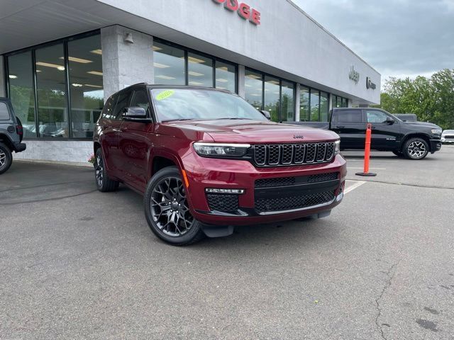Used 2024 Jeep Grand Cherokee L Summit w/ High Altitude Package AWD/4WD image 3