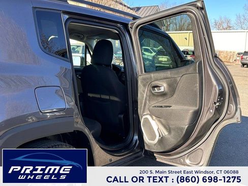 Used 2018 Jeep Renegade Latitude image 14