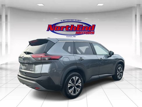 Used 2022 Nissan Rogue SV image 3