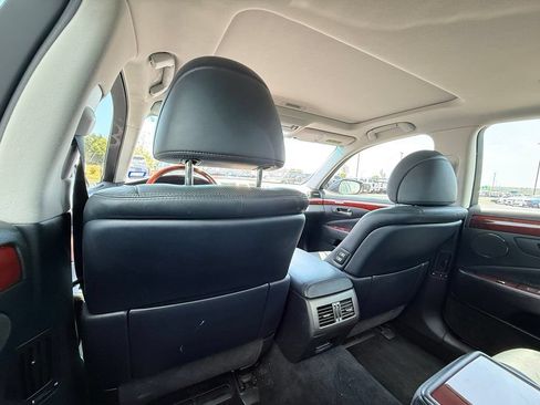 Used 2010 Lexus LS 460 w/ Comfort Pkg RWD image 26