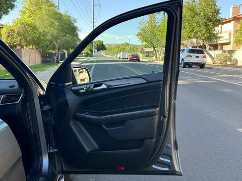 Used 2018 Mercedes-Benz GLE 350 w/ Premium 1 Package image 47