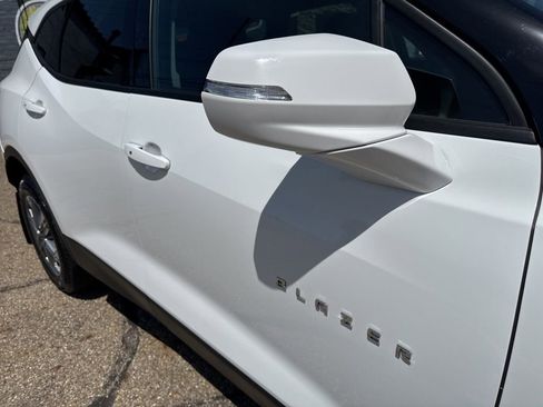 Used 2023 Chevrolet Blazer LT AWD/4WD image 3