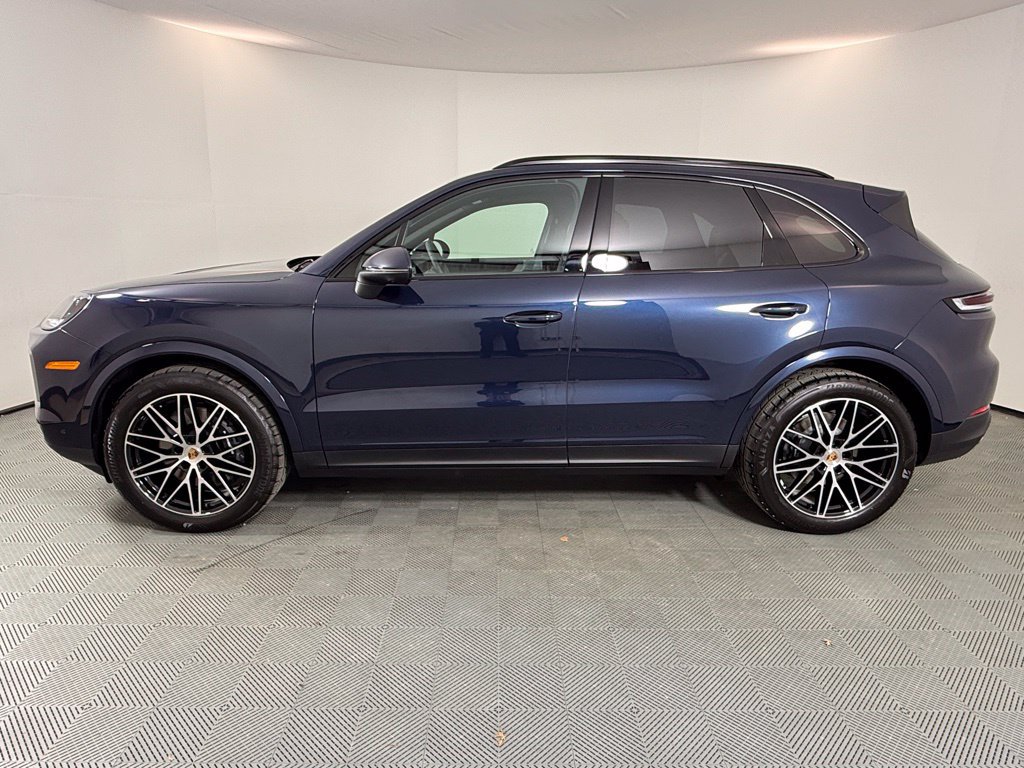 Certified 2026 Porsche Cayenne AWD/4WD image 2