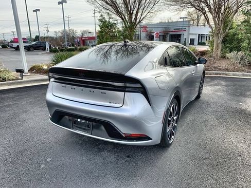 New 2026 Toyota Prius Plug-In Hybrid FWD image 8