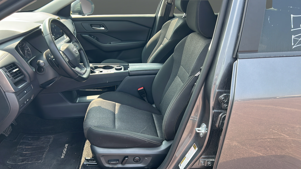 Used 2025 Nissan Rogue SV AWD/4WD image 9