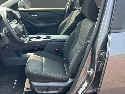 Used 2025 Nissan Rogue SV AWD/4WD image 9