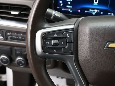 Used 2023 Chevrolet Suburban LT image 18