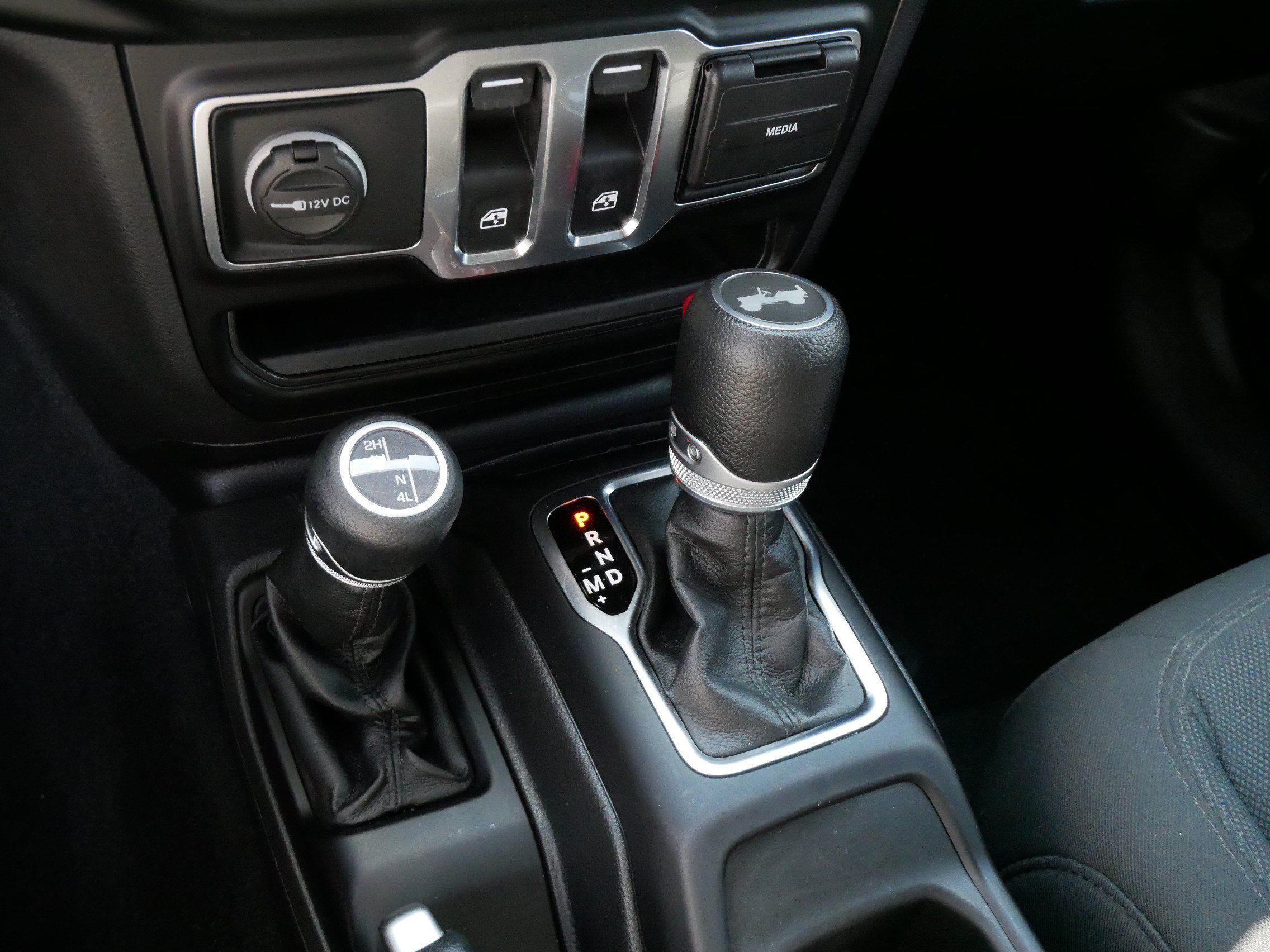 Used 2022 Jeep Wrangler Sport AWD/4WD image 24