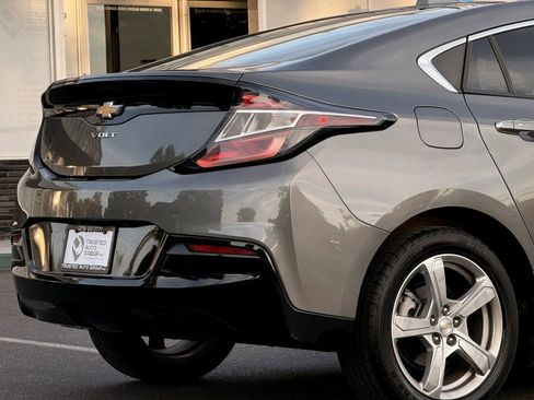 Used 2017 Chevrolet Volt LT FWD image 9