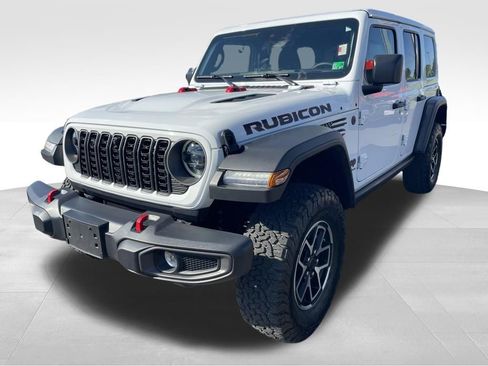 Used 2025 Jeep Wrangler Unlimited Rubicon w/ Safety Group image 18