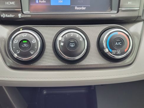 Used 2015 Toyota RAV4 LE image 23