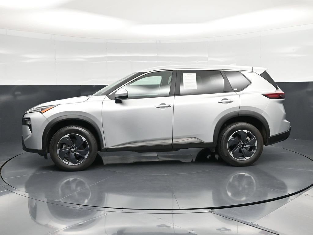 Used 2025 Nissan Rogue SV AWD/4WD image 8