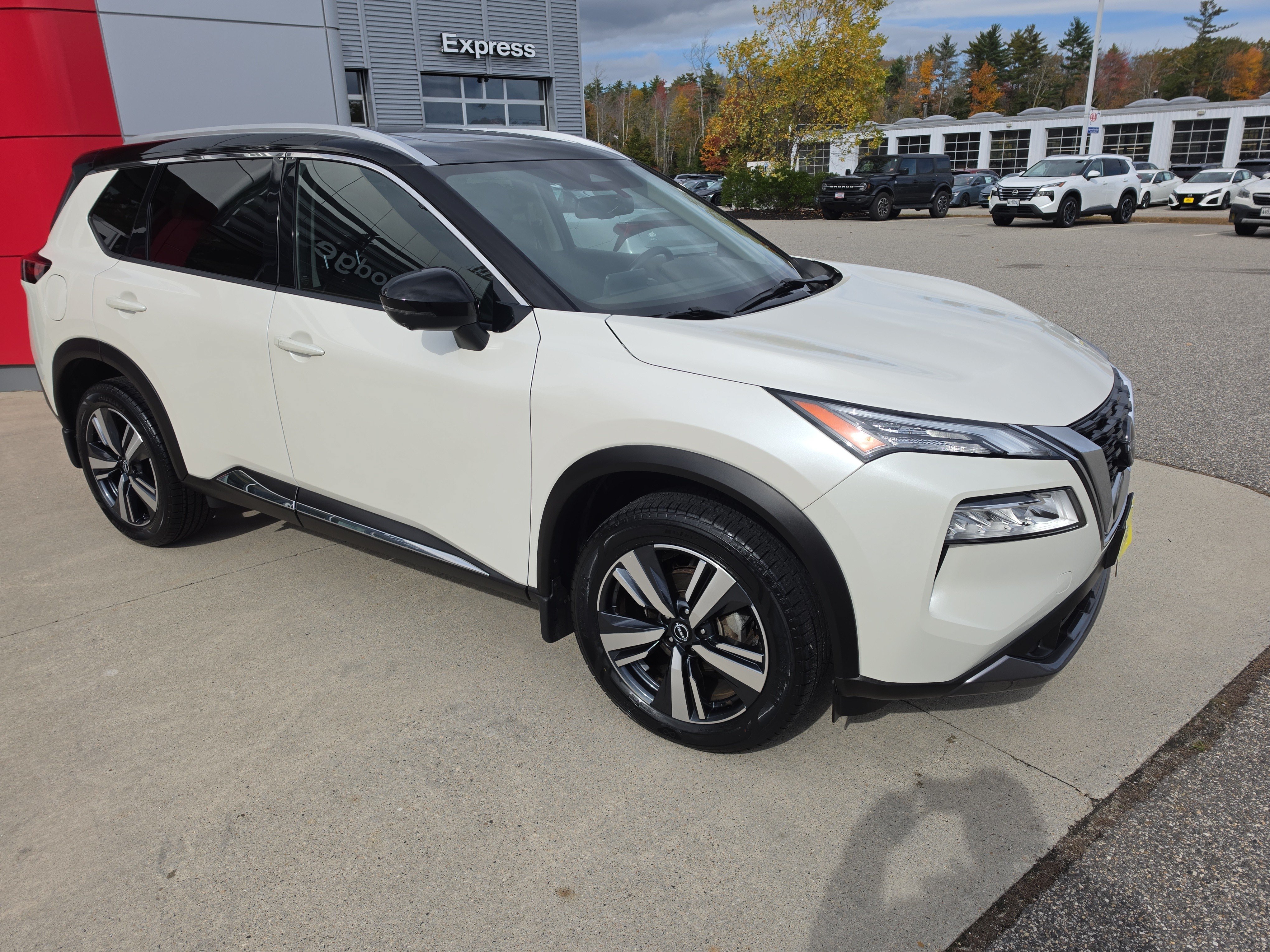 Certified 2023 Nissan Rogue SL AWD/4WD image 3