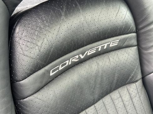Used 2004 Chevrolet Corvette Coupe w/ Preferred Equipment Group RWD image 26