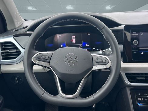 New 2026 Volkswagen Taos SE image 15