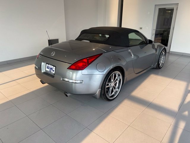 Used 2005 Nissan 350Z Grand Touring RWD image 8