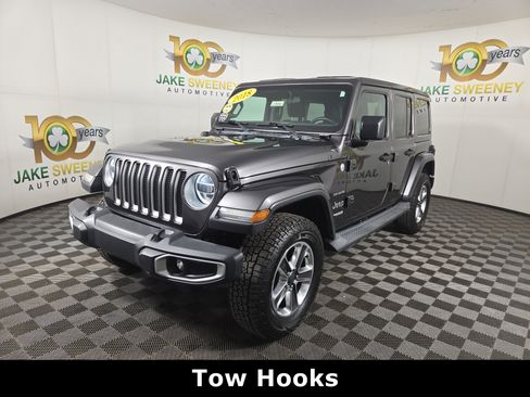 Used 2018 Jeep Wrangler Unlimited Sahara w/ Cold Weather Group image 4