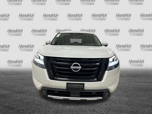 Used 2023 Nissan Pathfinder SL w/ Lighting Package (N92) AWD/4WD image 3