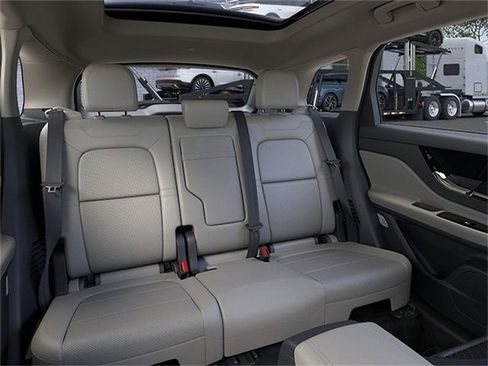 New 2026 Lincoln Corsair Premiere image 11