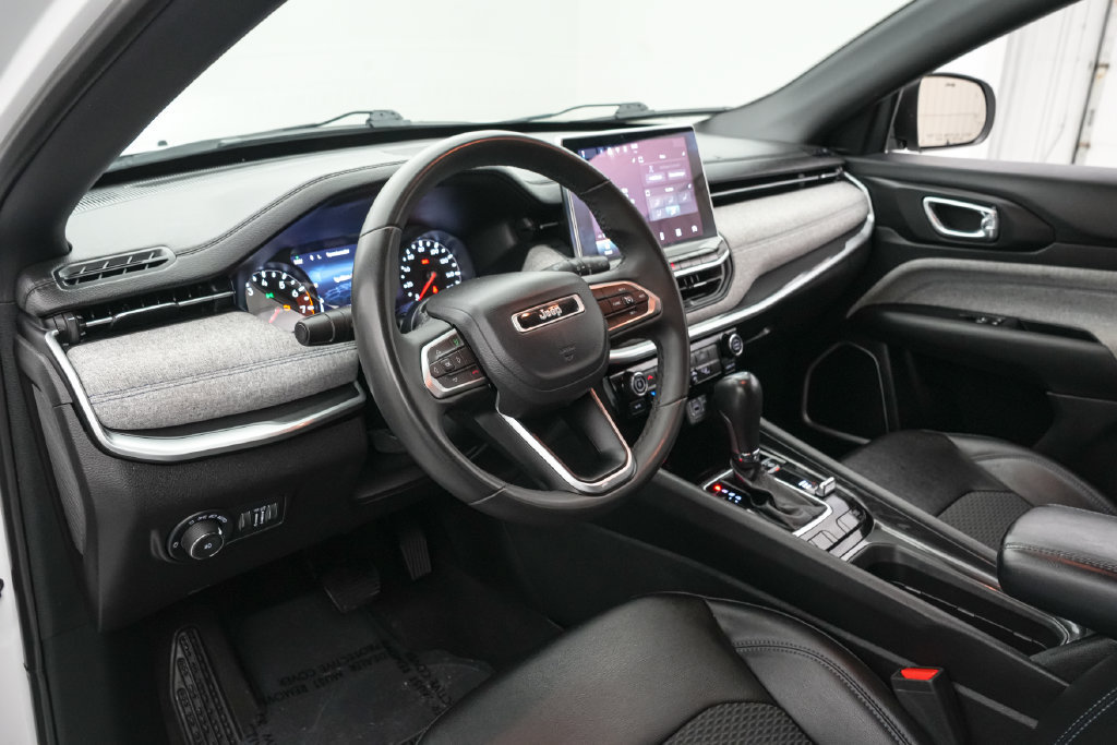 Used 2024 Jeep Compass Latitude AWD/4WD image 12