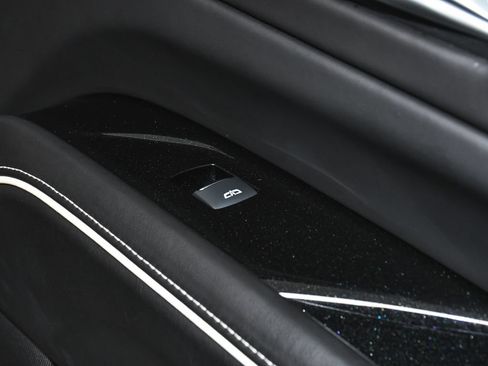 Used 2023 Cadillac Escalade Premium Luxury Platinum AWD/4WD image 15