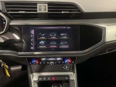 Used 2020 Audi Q3 2.0T Premium image 12