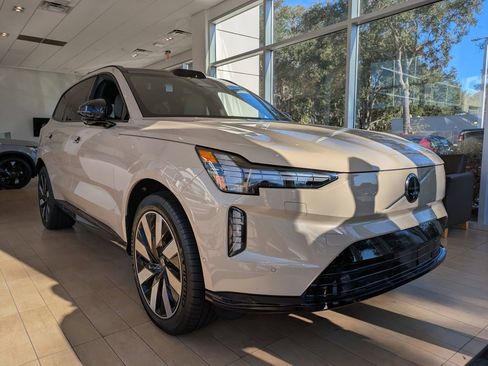 New 2025 Volvo EX90 Plus w/ Protection Package Premier AWD/4WD image 8