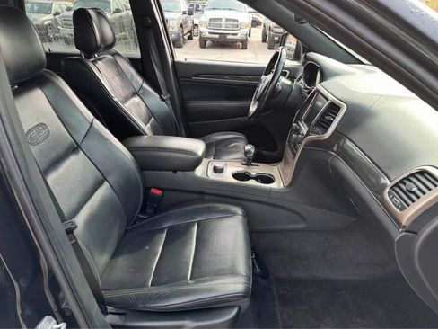 Used 2015 Jeep Grand Cherokee Overland w/ Advanced Technology Group AWD/4WD image 8