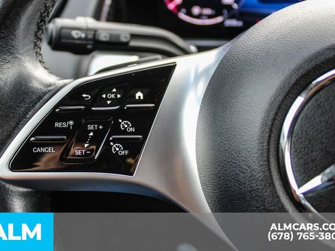 Used 2025 Mercedes-Benz GLB 250 image 27