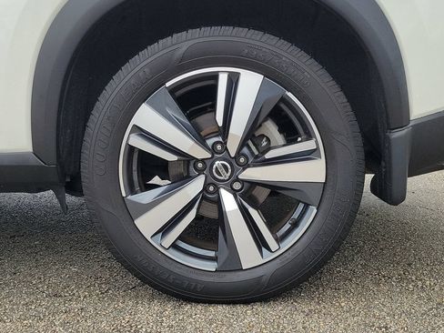 Used 2021 Nissan Rogue SL FWD image 12