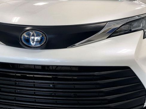 Used 2021 Toyota Sienna XLE w/ XLE Plus Package AWD/4WD image 33
