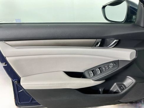 Used 2018 Honda Accord LX image 25