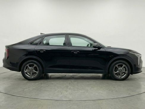 Used 2025 Kia K4 LXS FWD image 11