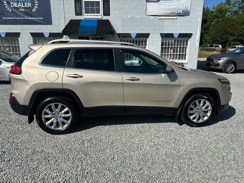 Used 2015 Jeep Cherokee Limited AWD/4WD image 6