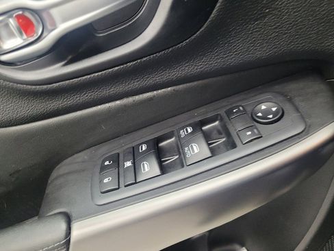 Used 2021 Jeep Cherokee Latitude Plus image 27