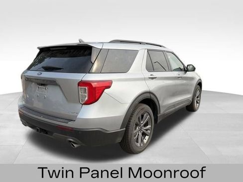 Used 2023 Ford Explorer XLT w/ Equipment Group 202A AWD/4WD image 9