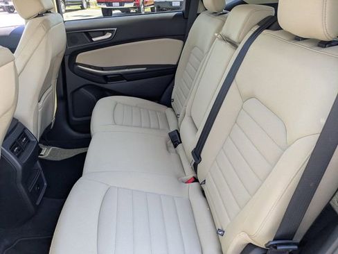 Used 2023 Ford Edge SE image 14