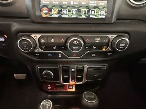 Used 2023 Jeep Wrangler Unlimited Rubicon 4xe w/ Cold Weather Group AWD/4WD image 23