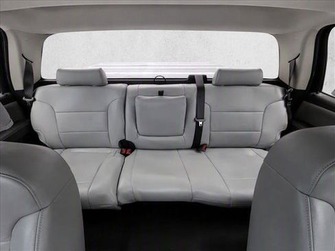 Used 2017 GMC Sierra 1500 SLT RWD image 16