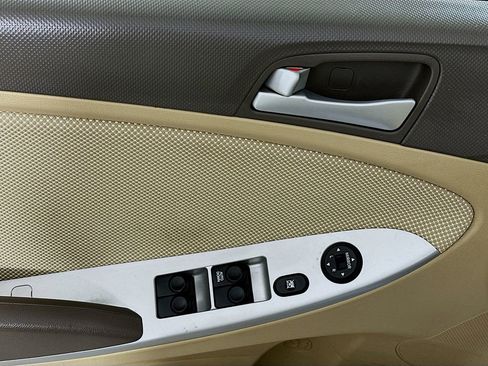 Used 2012 Hyundai Accent GLS FWD image 21