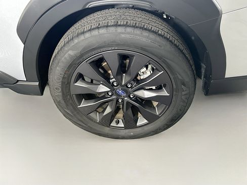 Used 2025 Subaru Outback Onyx Edition AWD/4WD image 11