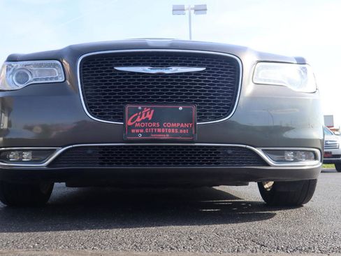 Used 2015 Chrysler 300 C w/ Light Group image 5