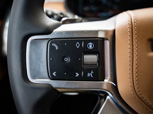 New 2026 Land Rover Discovery Limited Edition image 23