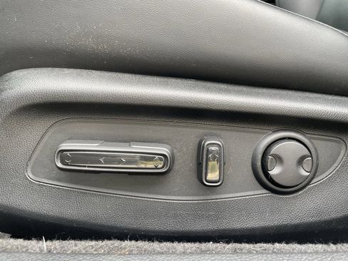 Used 2023 Honda Accord Touring image 11