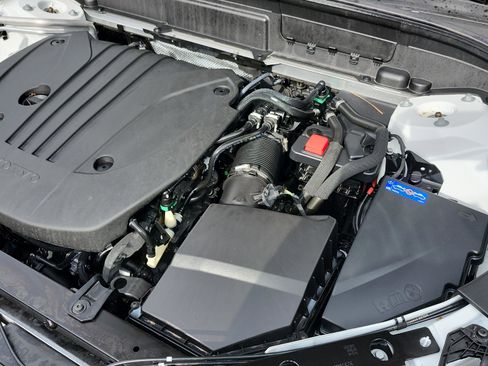 Used 2022 Volvo XC60 B5 Momentum w/ Protection Package Premier image 35