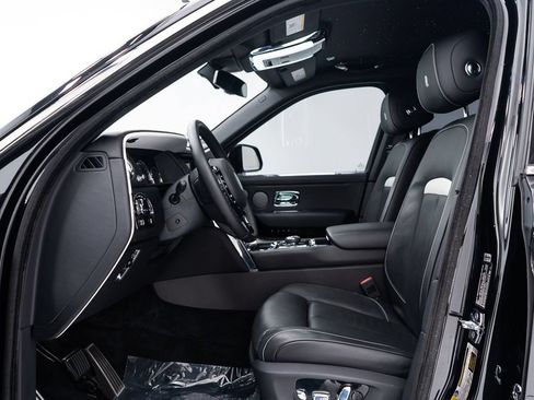 Certified 2022 Rolls-Royce Cullinan AWD/4WD image 15