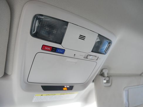 Used 2019 Subaru Outback 2.5i Premium image 32