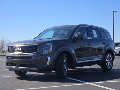 Used 2022 Kia Telluride S image 16