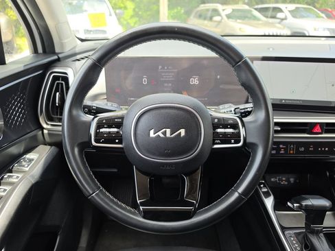 Used 2024 Kia Sorento S FWD image 12