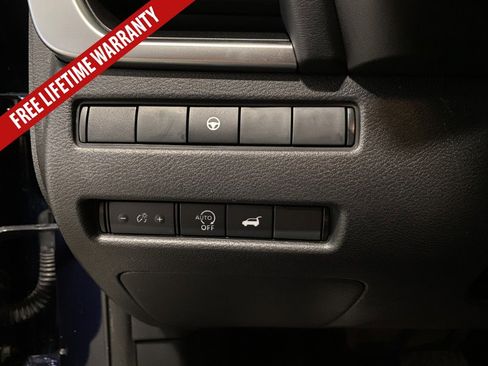 Used 2025 Nissan Rogue SV FWD image 32